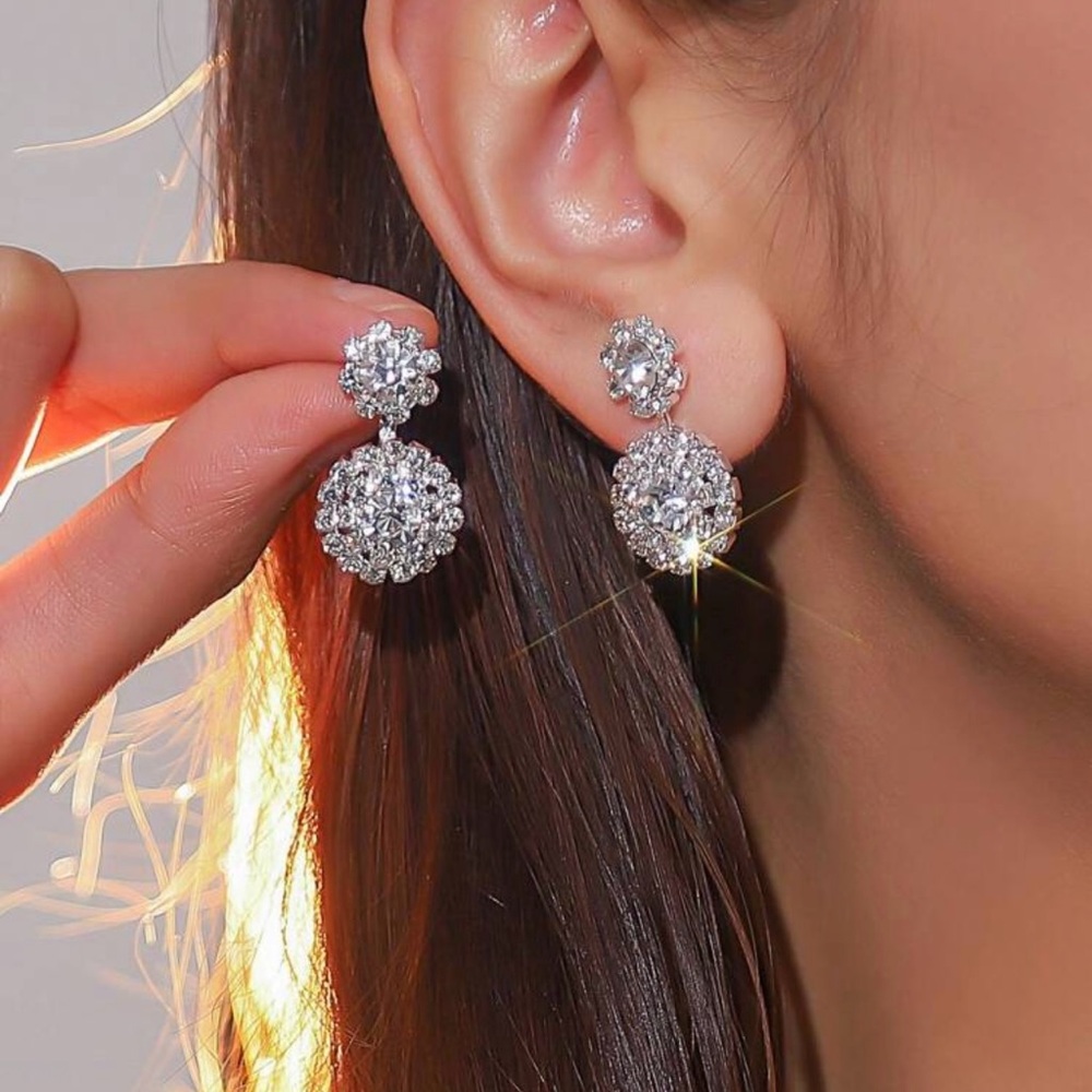 SHEIN Sparkling Silver Ball Earrings